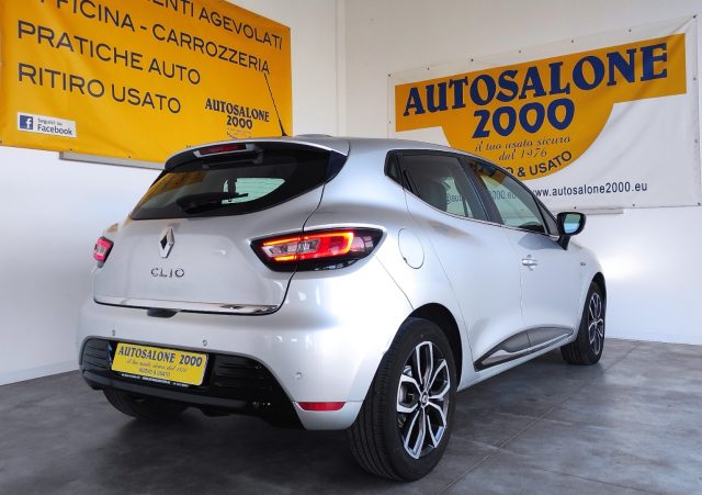 RENAULT Clio TCe 12V 75 CV 5 porte Moschino Zen NEOPATENTATI Immagine 3