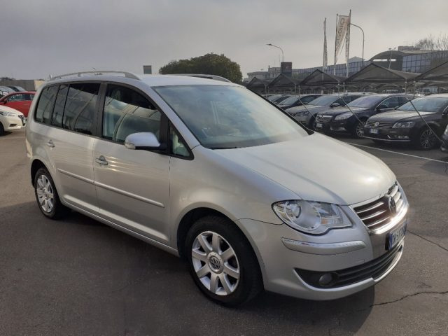 VOLKSWAGEN Touran 2.0 METANO-7 POSTI- 1°PROP-KM CERTIFICATI Immagine 3