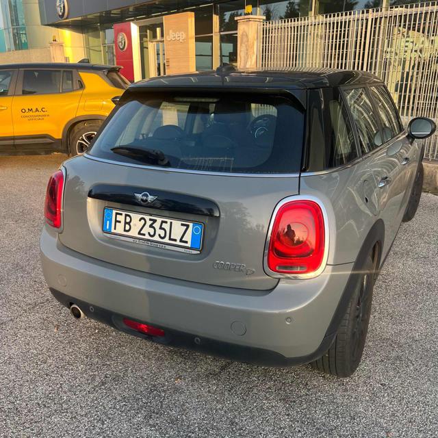 MINI Cooper D 1.5 Cooper D Business 5 porte Immagine 2