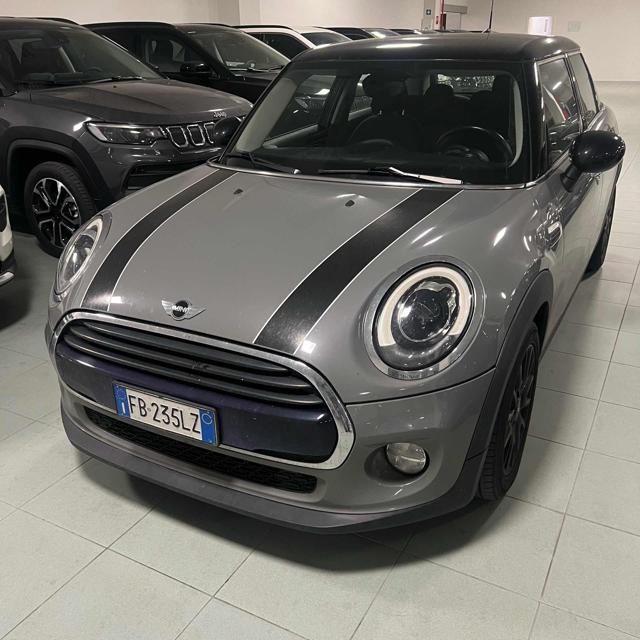 MINI Cooper D 1.5 Cooper D Business 5 porte Immagine 4