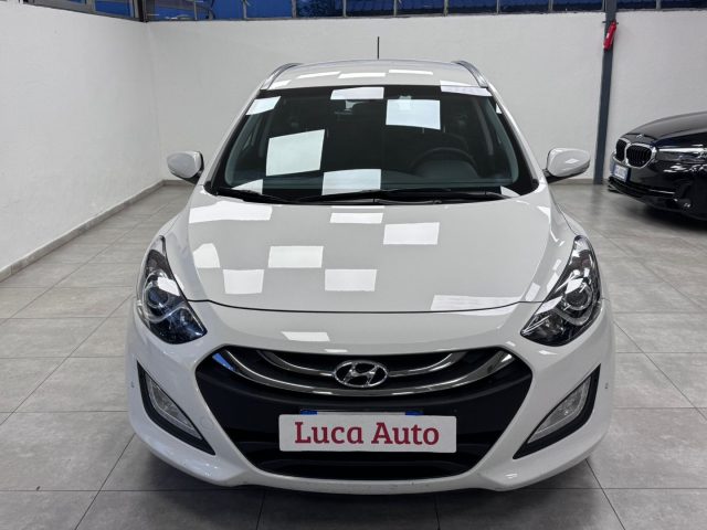 HYUNDAI i30 1.6 CRDi Style SW Aut. *UNICO PROPRIETARIO* Immagine 1