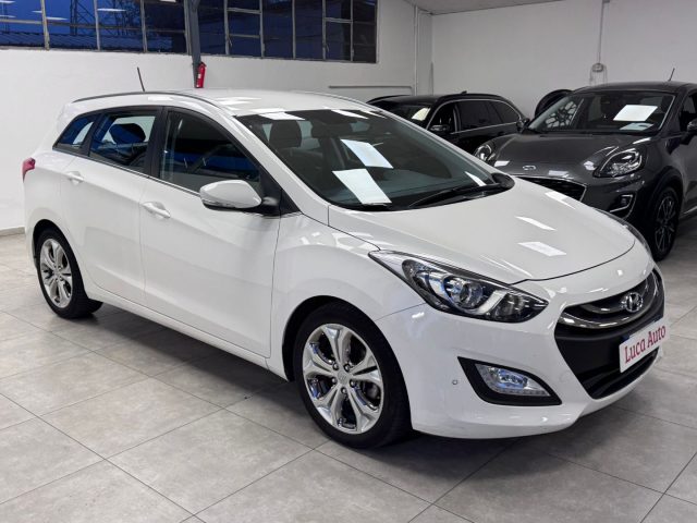 HYUNDAI i30 1.6 CRDi Style SW Aut. *UNICO PROPRIETARIO* Immagine 2