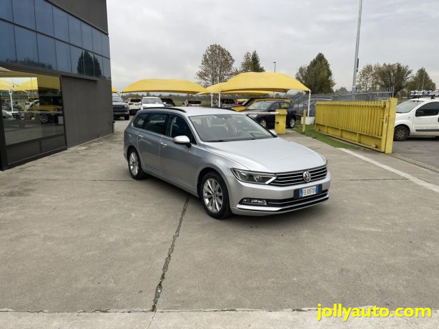 VOLKSWAGEN Passat Variant 2.0 TDI DSG Business BlueMotion Tech Immagine 2