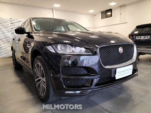 JAGUAR F-Pace Jaguar F-PACE 2.0TD Night Edition Immagine 4