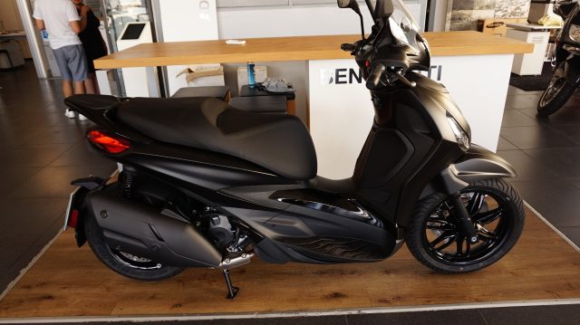 PIAGGIO Beverly Tourer 400 ABS 2024 Immagine 2