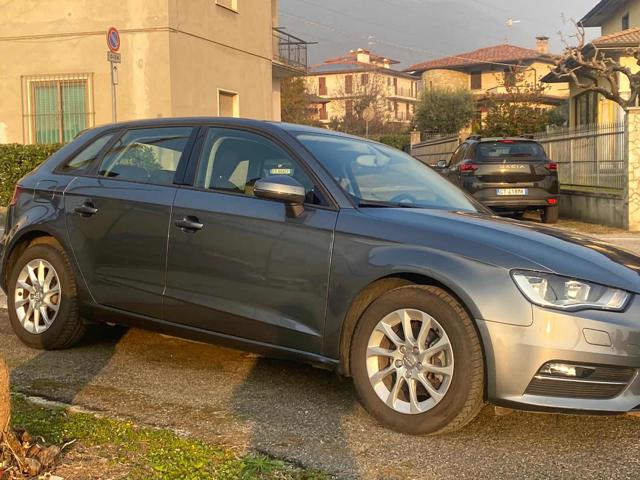 AUDI A3 SPB 1.6 TDI clean diesel Ambition Immagine 1