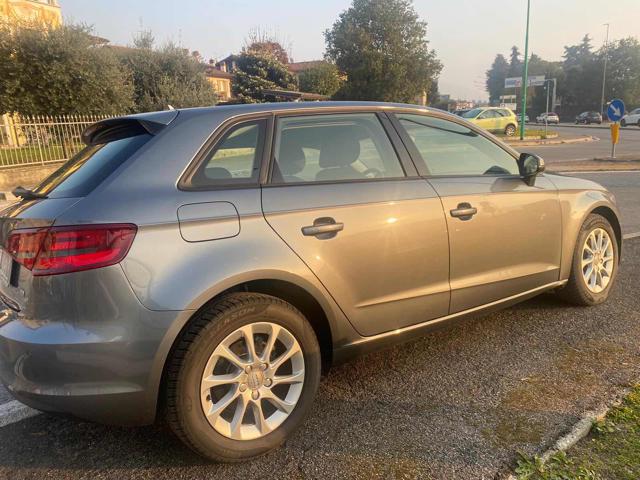 AUDI A3 SPB 1.6 TDI clean diesel Ambition Immagine 2