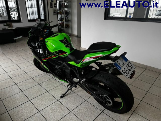 MOTOS-BIKES Kawasaki Ninja ZX-4 RR Immagine 3