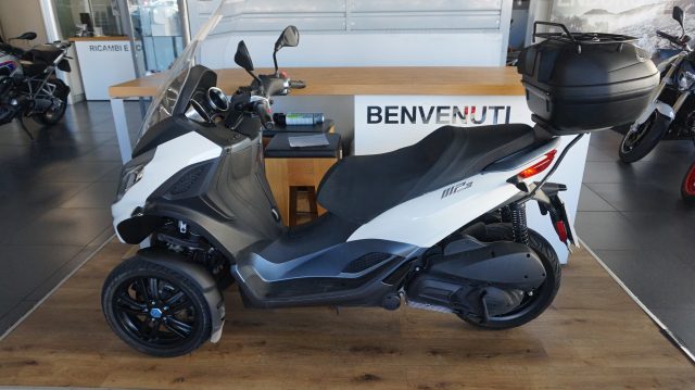 PIAGGIO MP3 300 HPE GUIDABILE PATENTE B Immagine 0