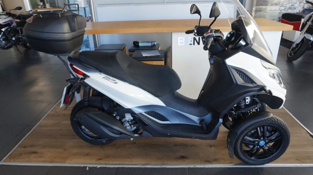 PIAGGIO MP3 300 HPE GUIDABILE PATENTE B Immagine 3