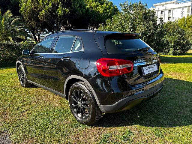 MERCEDES-BENZ GLA 200 d Automatic Business Immagine 4