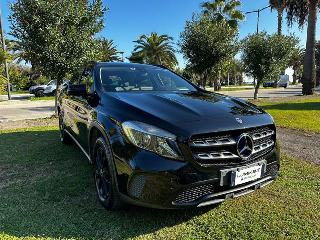 MERCEDES-BENZ GLA 200 d Automatic Business Immagine 0