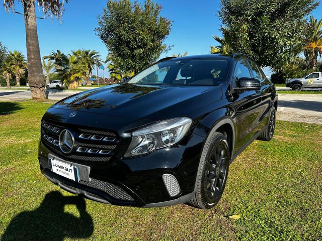 MERCEDES-BENZ GLA 200 d Automatic Business Immagine 1