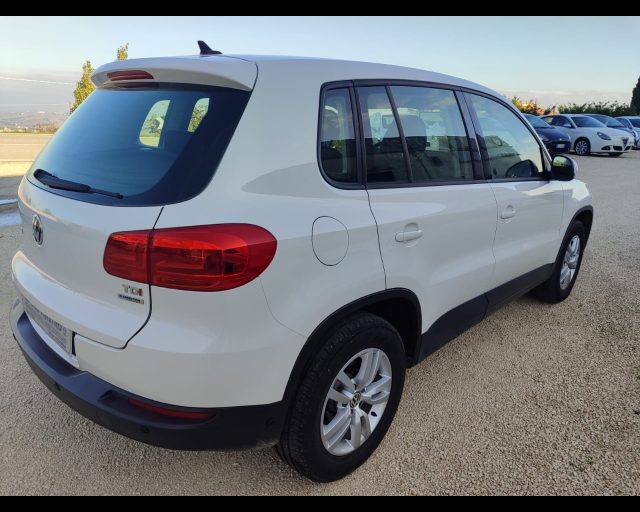 VOLKSWAGEN Tiguan 2.0 TDI 110 CV Trend & Fun BlueMotion Technology Immagine 4