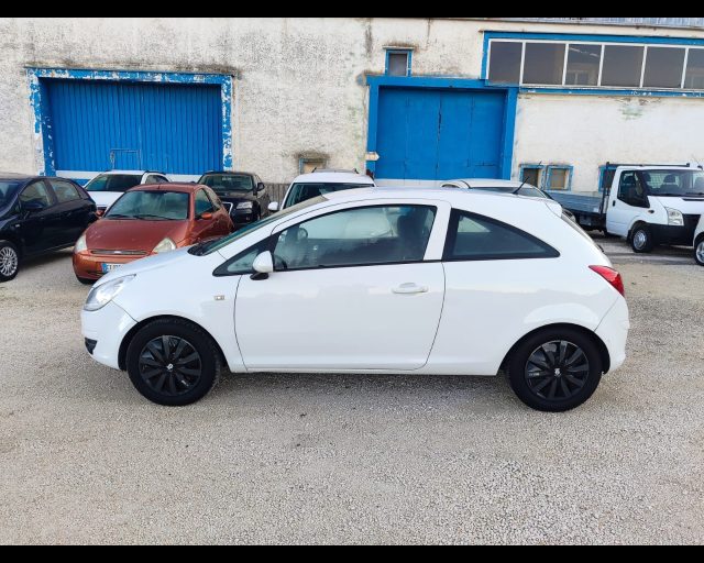 OPEL Corsa 1.2 3 porte Enjoy Immagine 2