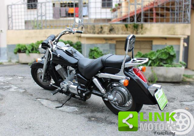 HONDA Shadow VT 750 VT750C del 2004 Immagine 1