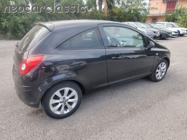 OPEL Corsa 1.2 3 porte Elective Immagine 3