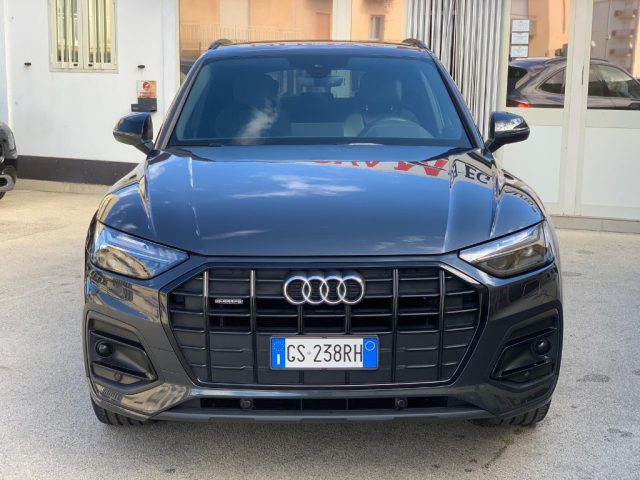 AUDI Q5 Sportback 40 TDI quattro S tronic Immagine 1