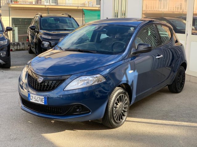 LANCIA Ypsilon 1.0 FireFly 5 porte S&S Hybrid Silver Immagine 2