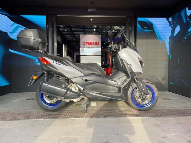 YAMAHA X-MAX 300 . Immagine 0