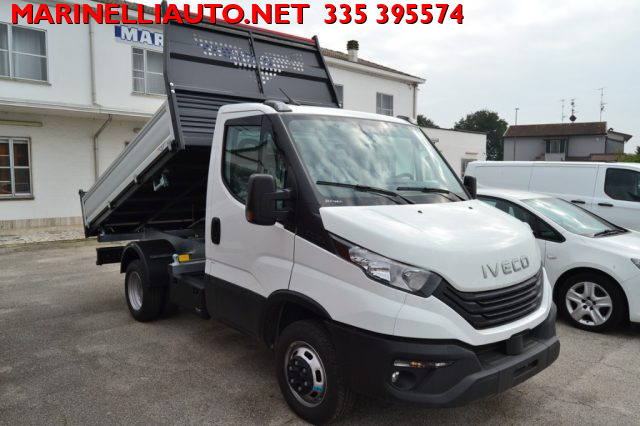 IVECO Daily 35C14 2.3 RIBALT.TRILATERALE MY2024 P.CONSEGNA Immagine 3