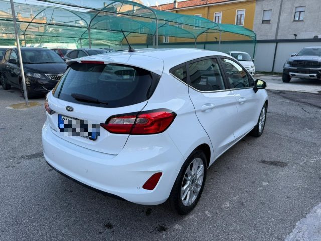 FORD Fiesta 1.1 BENZ/GPL 75CV 5 porte Titanium con Retrocamera Immagine 4