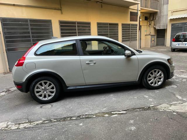 VOLVO C30 2.0 D Kinetic KM 90?000 km ORIGINALI!!!! Immagine 2