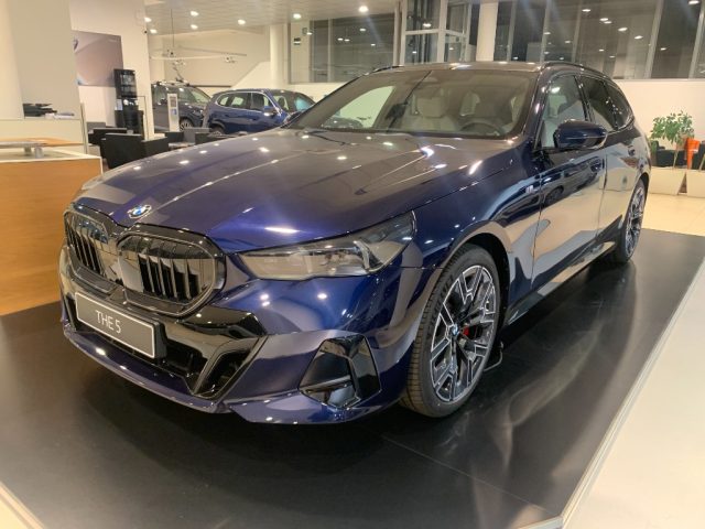 BMW 520 d 48V Touring Msport Immagine 0