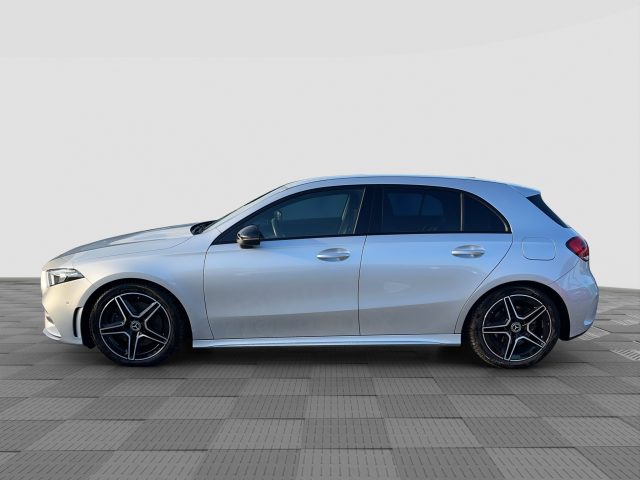 MERCEDES-BENZ A 180 A 220 Automatic PREMIUM Immagine 2