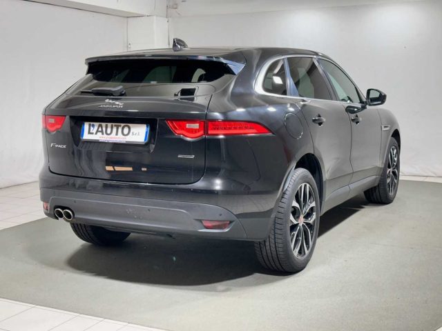 JAGUAR F-Pace 2.0 D 180 CV AWD aut. Prestige Immagine 4