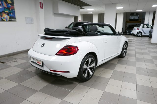 VOLKSWAGEN Maggiolino Cabrio 1.2 TSI Design BlueMotion Technology Immagine 3