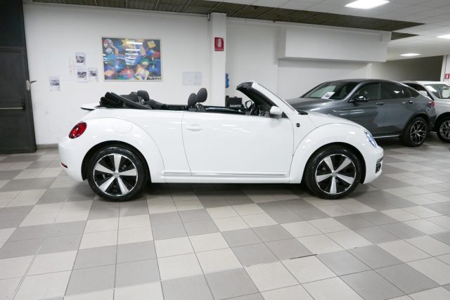 VOLKSWAGEN Maggiolino Cabrio 1.2 TSI Design BlueMotion Technology Immagine 2