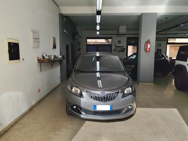 LANCIA Ypsilon 1.0 FireFly 5 porte S&S Hybrid Platino Immagine 1