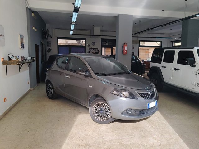 LANCIA Ypsilon 1.0 FireFly 5 porte S&S Hybrid Platino Immagine 0