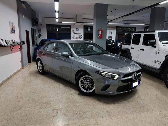 MERCEDES-BENZ A 180 d Automatic Business Extra Immagine 0