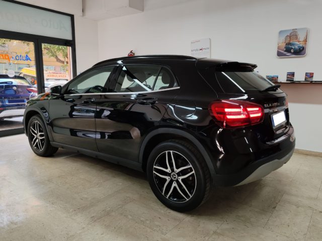 MERCEDES-BENZ GLA 200 d Automatic Executive Immagine 3