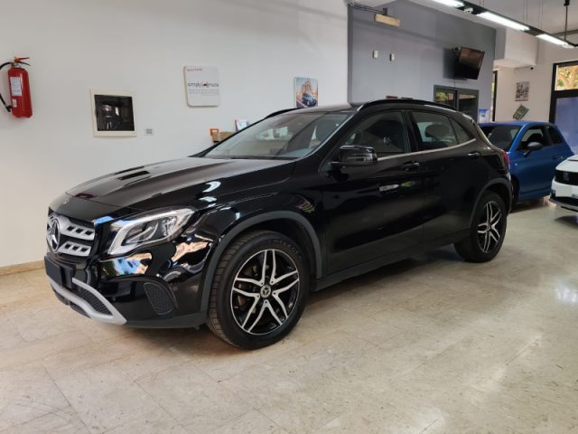 MERCEDES-BENZ GLA 200 d Automatic Executive Immagine 2