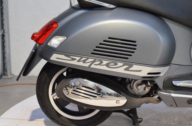 VESPA GTS 300 SuperSport 2010 - 9.000 KM + UNIPROPRIETARIO Immagine 1