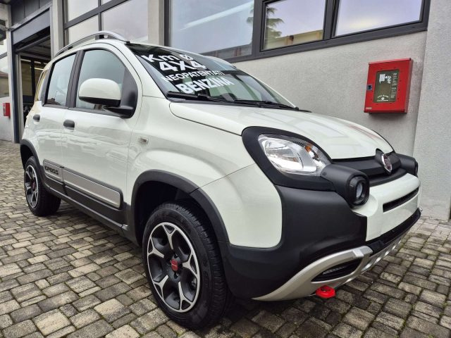 FIAT Panda 0.9 t.air t. City Cross 4x4 OK NEOPATENTATO Immagine 0