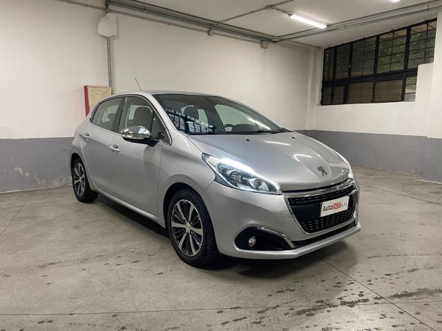 PEUGEOT 208 PureTech 82 5 porte Allure Immagine 1