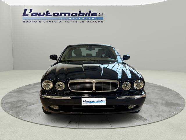 JAGUAR XJ8 4.2 V8 EXECUTIVE Immagine 2