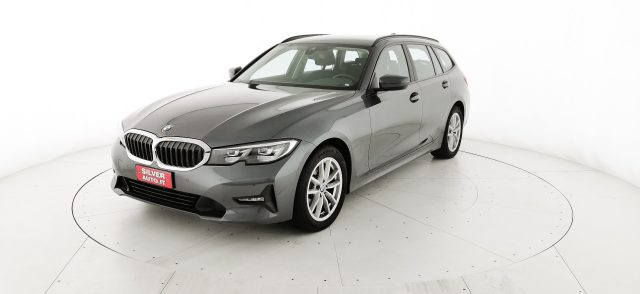 BMW 320 d Touring mhev 48V xdrive Business Advantage auto Immagine 2