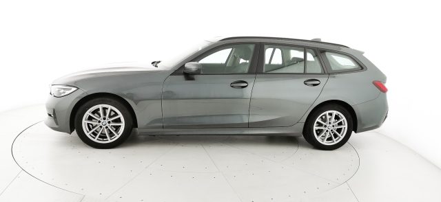 BMW 320 d Touring mhev 48V xdrive Business Advantage auto Immagine 4