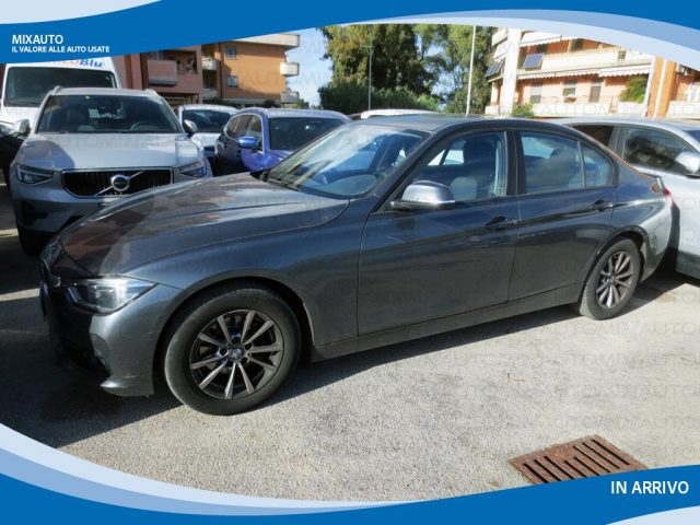 BMW 318 i Business Advantage EU6 Immagine 0