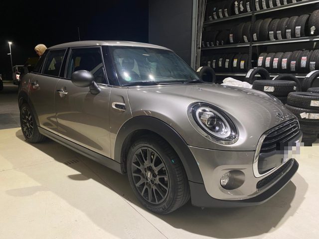 MINI One 1.5 One 75 CV Baker Street 5 porte OK NEOPATENTATO Immagine 1