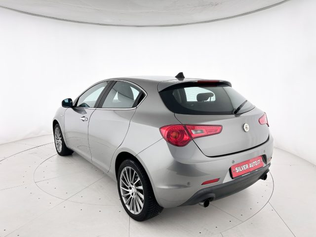 ALFA ROMEO Giulietta 2.0 JTDm-2 140 CV Distinctive Immagine 4