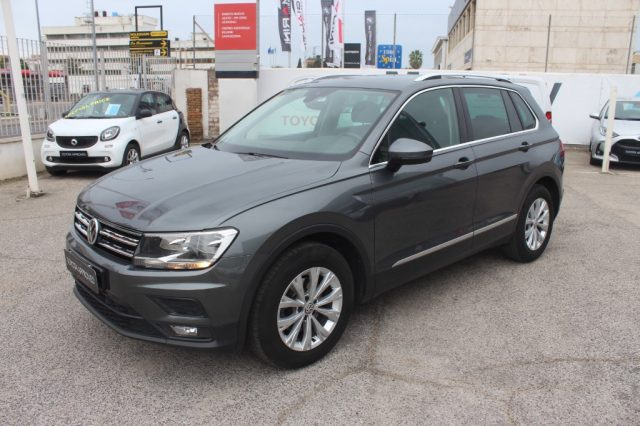 VOLKSWAGEN Tiguan 1.5 TSI Sport ACT BlueMotion Technology Immagine 1