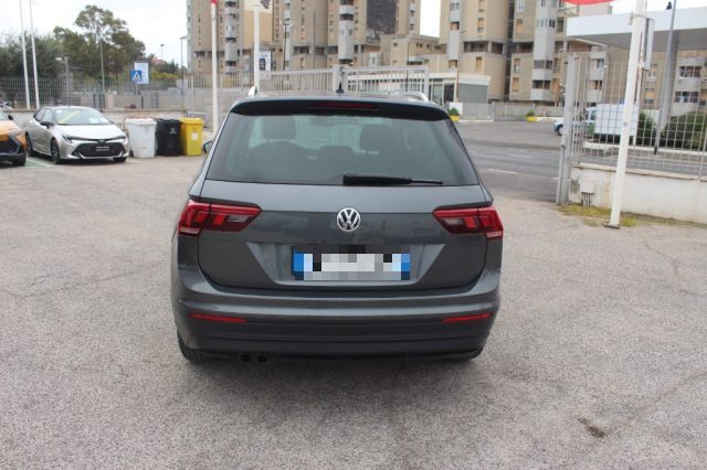 VOLKSWAGEN Tiguan 1.5 TSI Sport ACT BlueMotion Technology Immagine 4