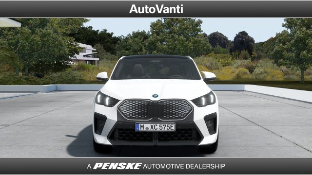 BMW iX2 xDrive 30 Msport Pro Immagine 4