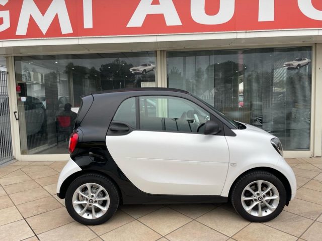 SMART ForTwo 0.9 90CV PASSION PANORAMA NAVI Immagine 4